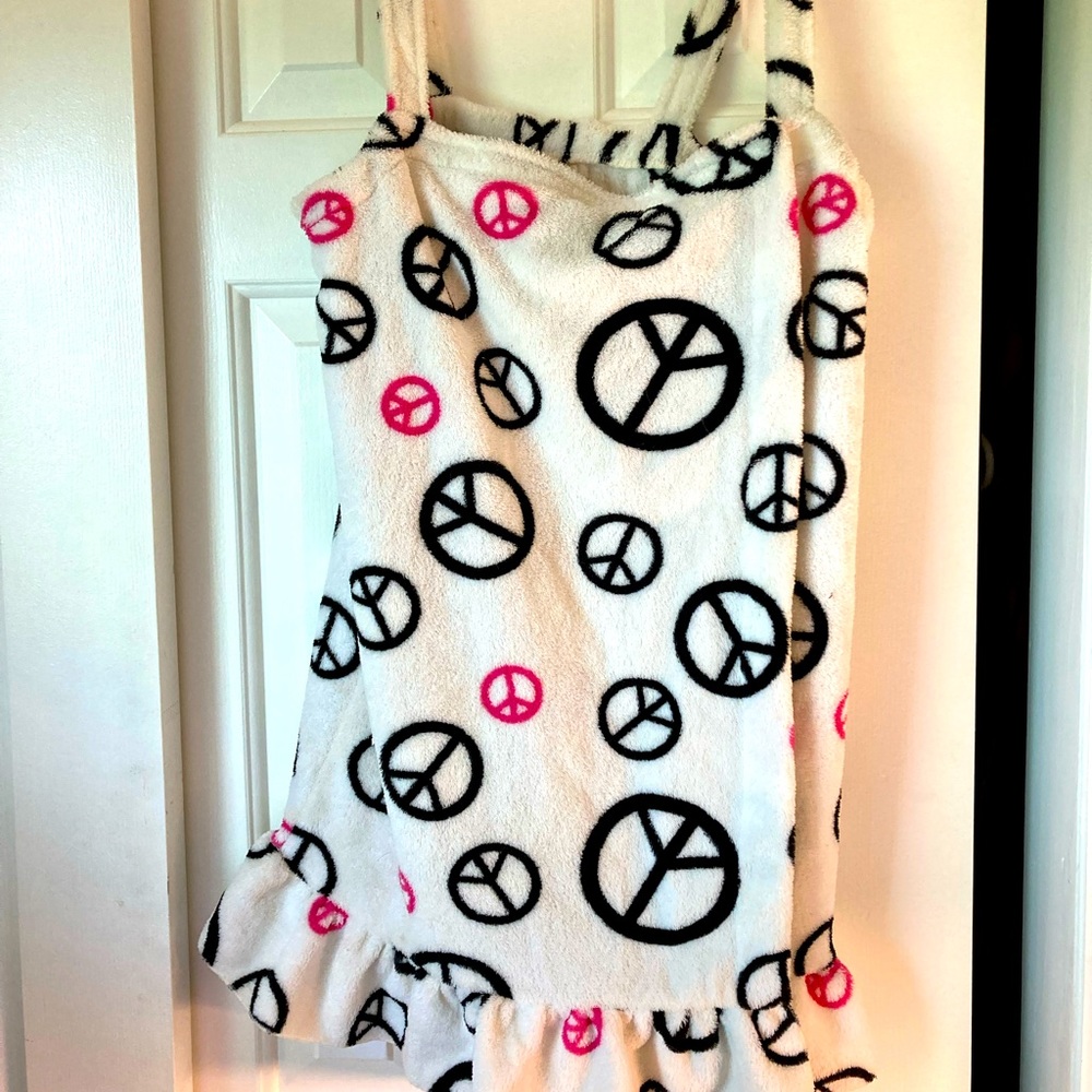 SO Peace Sign Wrap Around Bathrobe, Girls M